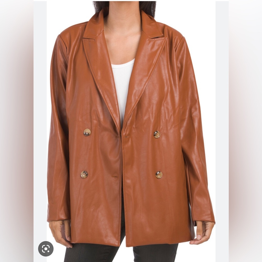 EN SAISON Faux Leather Blazer